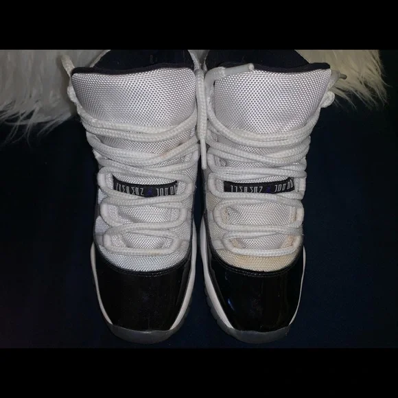 Jordan 11 Retro Concord.